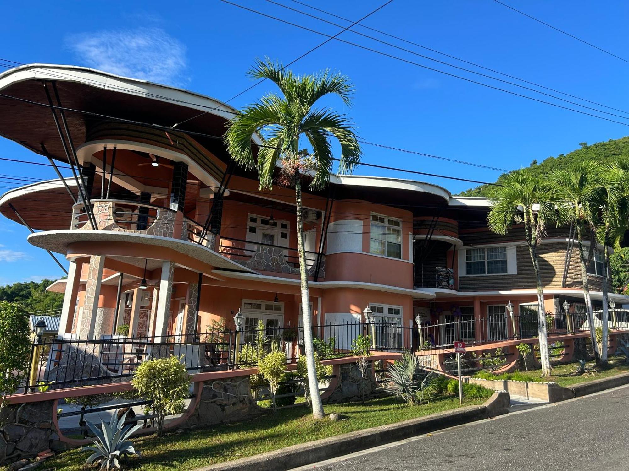 The Royal Nest Trinidad Bed & Breakfast Diego Martin Ngoại thất bức ảnh