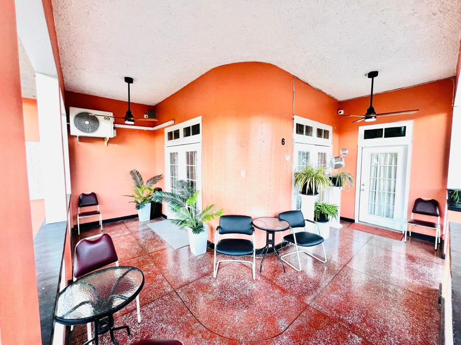 The Royal Nest Trinidad Bed & Breakfast Diego Martin Ngoại thất bức ảnh